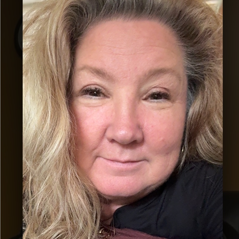 Momma_em_n_jay is going live!